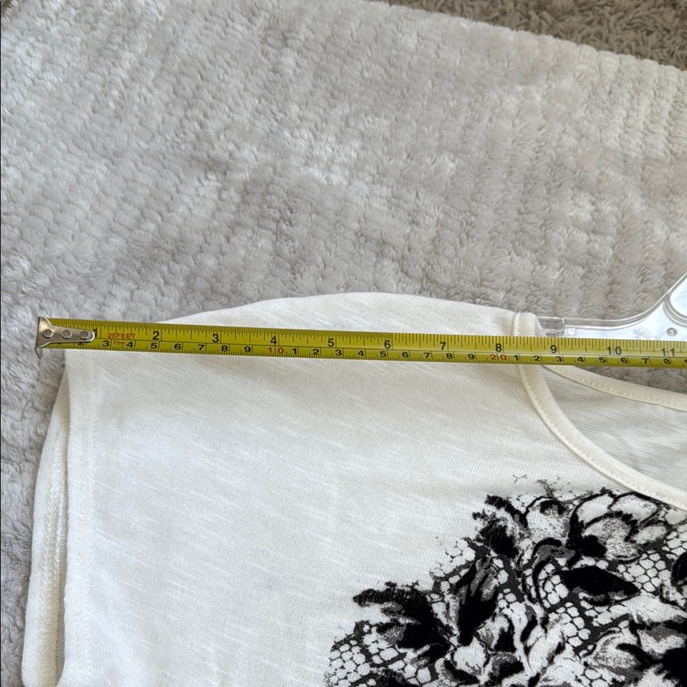 A. Byer Black and Off White Fitted Graphic Cap Sleeve Tee - Picture 8 of 12